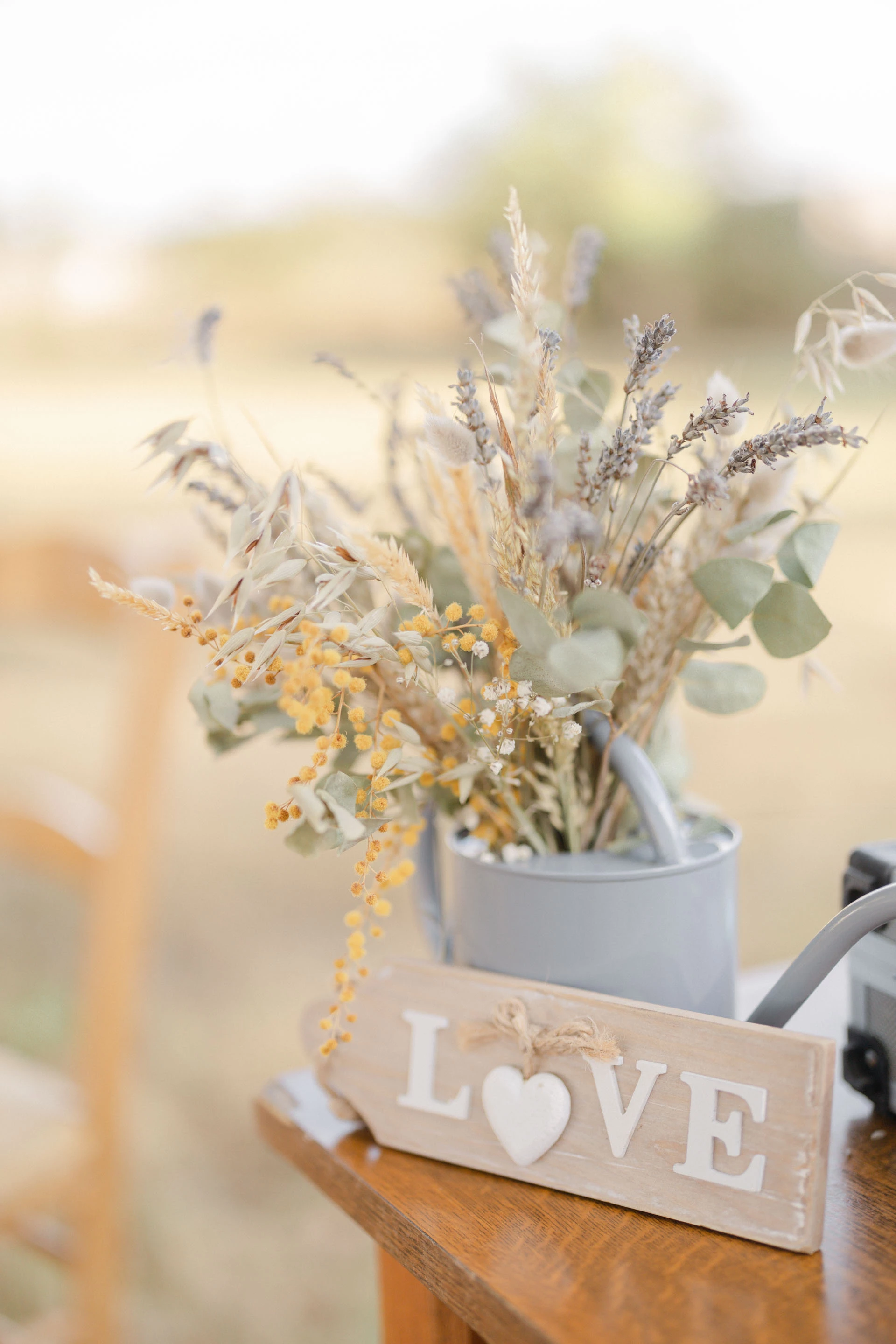 composition florale vase plante d'intérieur marron gris